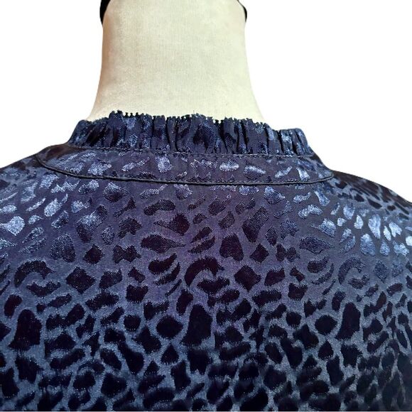 Liverpool Los Angeles Navy Jacquard Animal Print Peasant Blouse, Sz. M, EUC - Picture 7 of 9